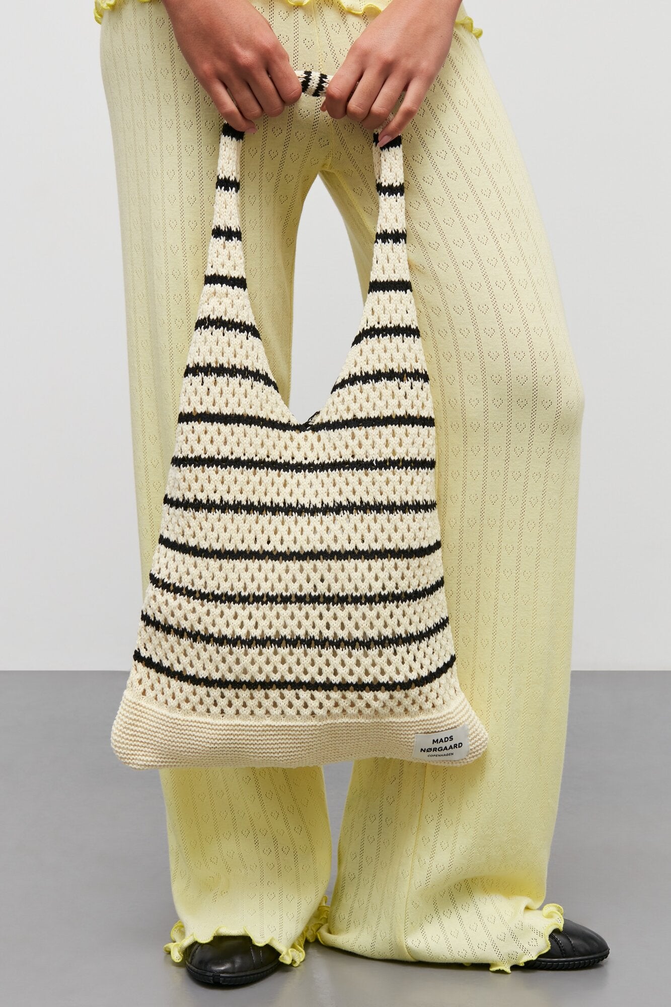 Beach Belly strikket taske - Vanilla Ice/Black